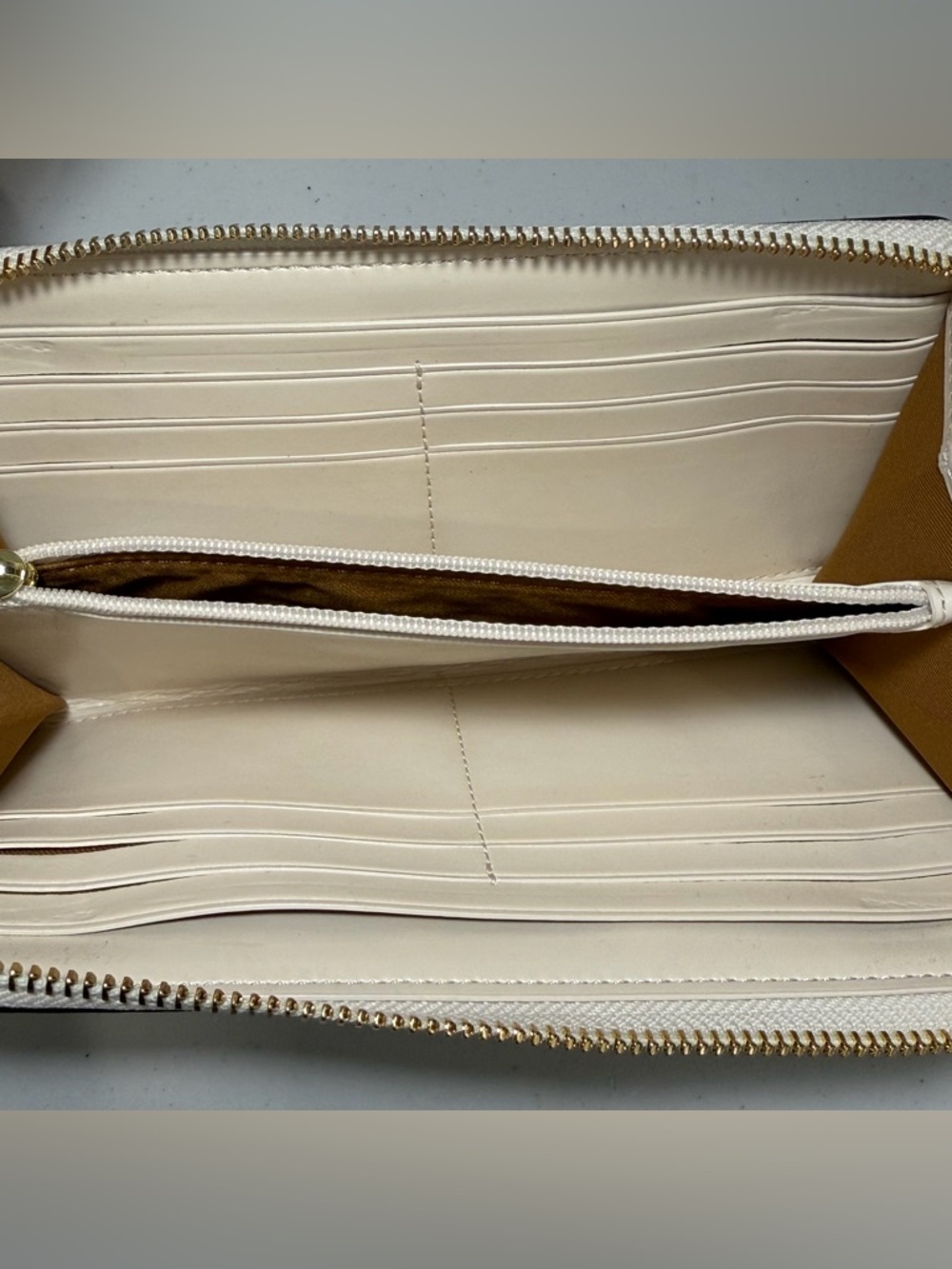 Coach Accordion Zip Wallet In Signature Jacquard With Stripe NWT - Picture 8 of 8